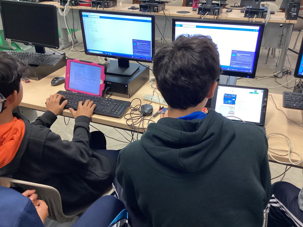 ricardo_da98844's tweet photo. Estructura de control Do WHILE #CSBartes #CSBdeportes #CSBtecnologia @CSBoficial @JJHoyos_CSB @oz_csb #AppleTeacher https://t.co/MMf30HCyOs