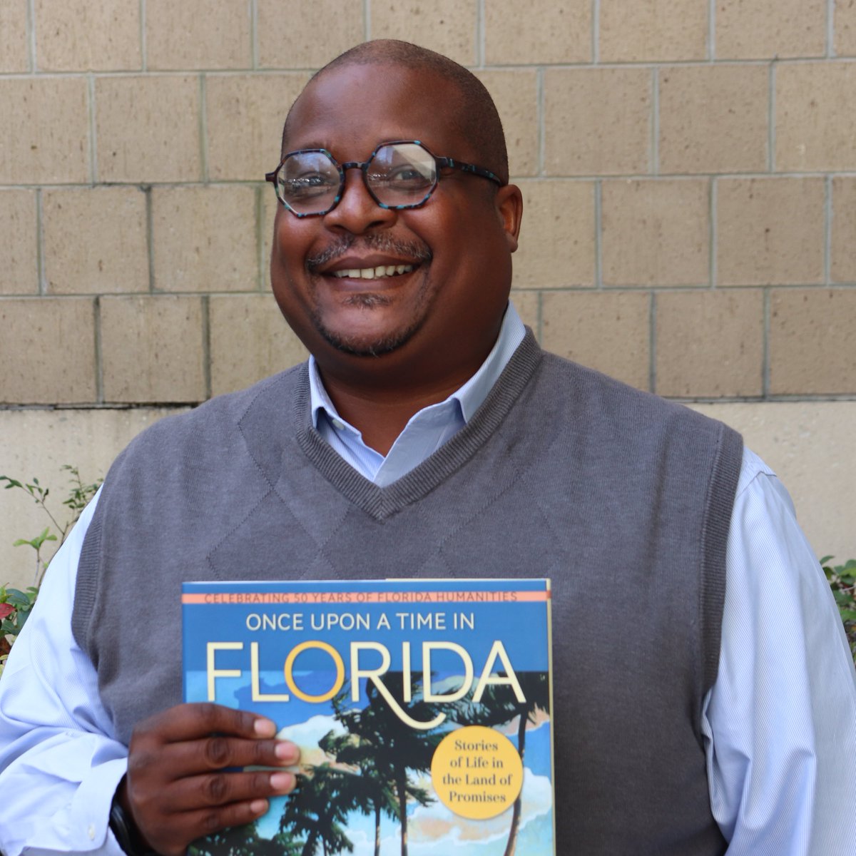 Tonight: talking with Dr. Nashid Madyun, executive director of @FlHumanities and Jacki Levine, editor of 'Once Upon a Time in Florida', a collection of writing about our state curated from FORUM magazine & celebrating 50 years of Florida Humanities. 6:30pm on @wusf 89.7 FM