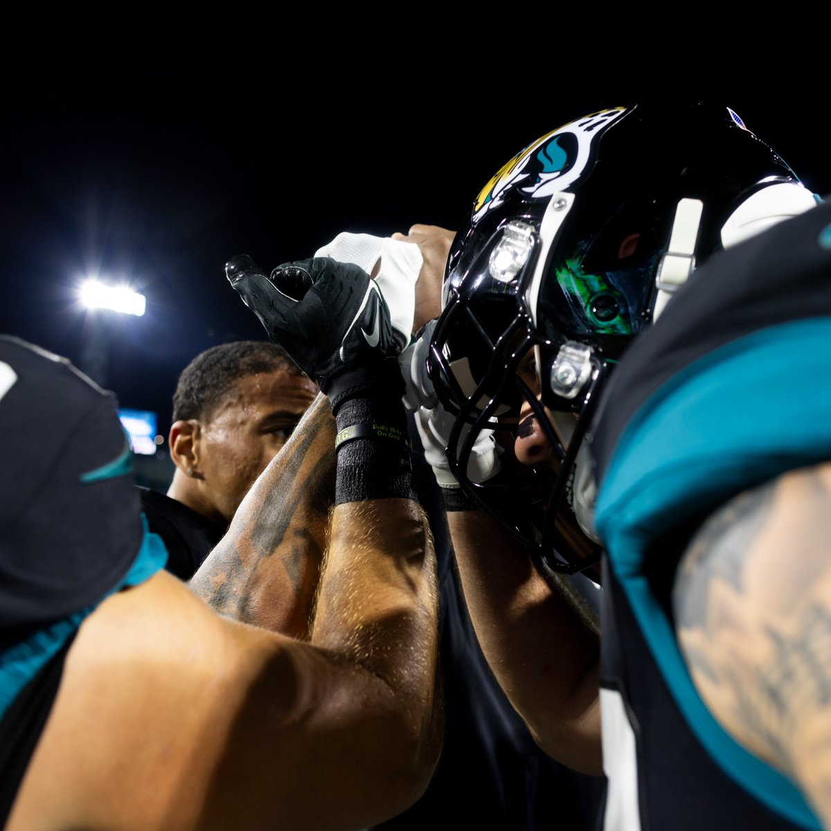 The only way forward is through.

#DUUUVAL