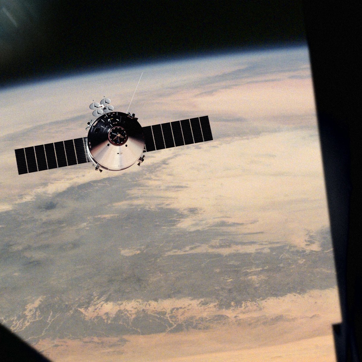 Apollo-Soyuz test project rehearsal started, image size:1200x1200