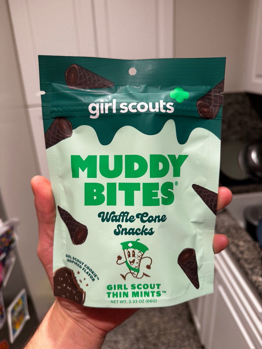 oh yeah baby, <a href="/eatmuddybites/">Muddy Bites</a> x <a href="/girlscouts/">Girl Scouts</a> thin mints collab just dropped!!

This is the best thing ever, it's perfect 😍