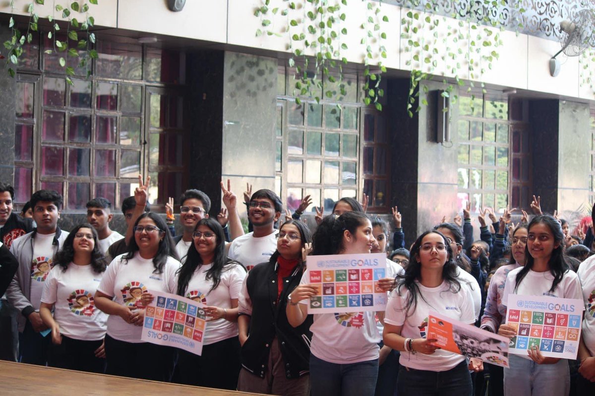MtAbuSchool's tweet photo. We partnered with AIESEC IIT Delhi to bring #WorldsLargestLesson to Delhi, at Mount Abu School. With around 60 Volunteers, our #GlobalCitizens had a great day exploring unexplored sides of #SDGs. #GlobalCitizenship https://t.co/4z00FOttUP