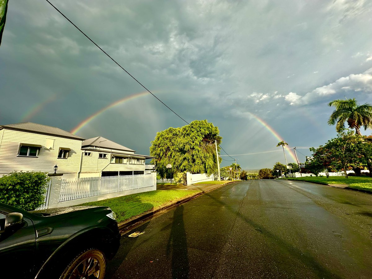 schravemade's tweet photo. Solid rainbow after a crackling thunderstorm in Rockhampton… if you look closely there is a second rainbow. https://t.co/UdzOl9fWkw
