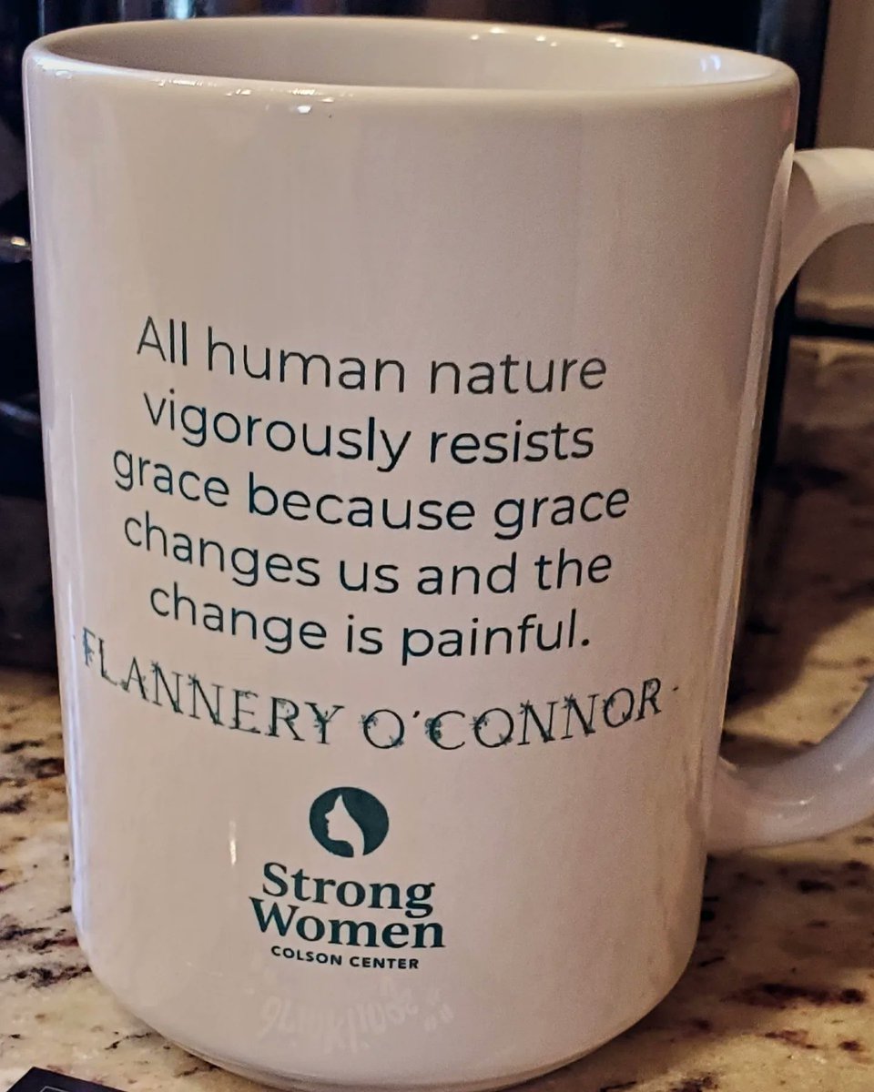 MadameAmerica's tweet photo. Early Christmas present for me!! 🥰🥰🥰
#ColsonCenter #StrongWomenPodcast #FlanneryOConnor
@StrongWomenCC ❤️❤️ https://t.co/tEDJtHS8Sx