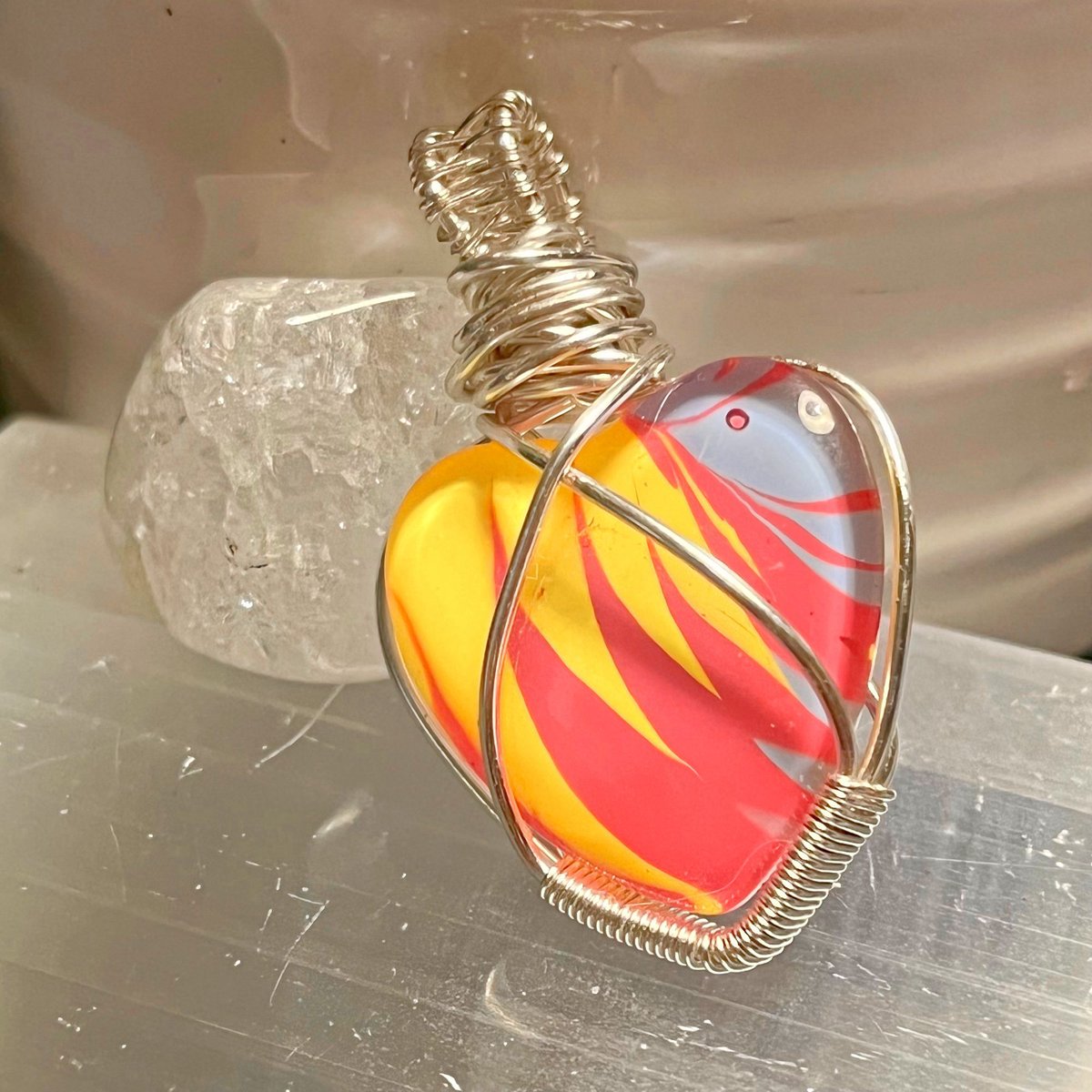 seekin_sunshine's tweet photo. my fav pendants from my collab collection with @_artbysam_ 💛 https://t.co/eHVFjkywFY