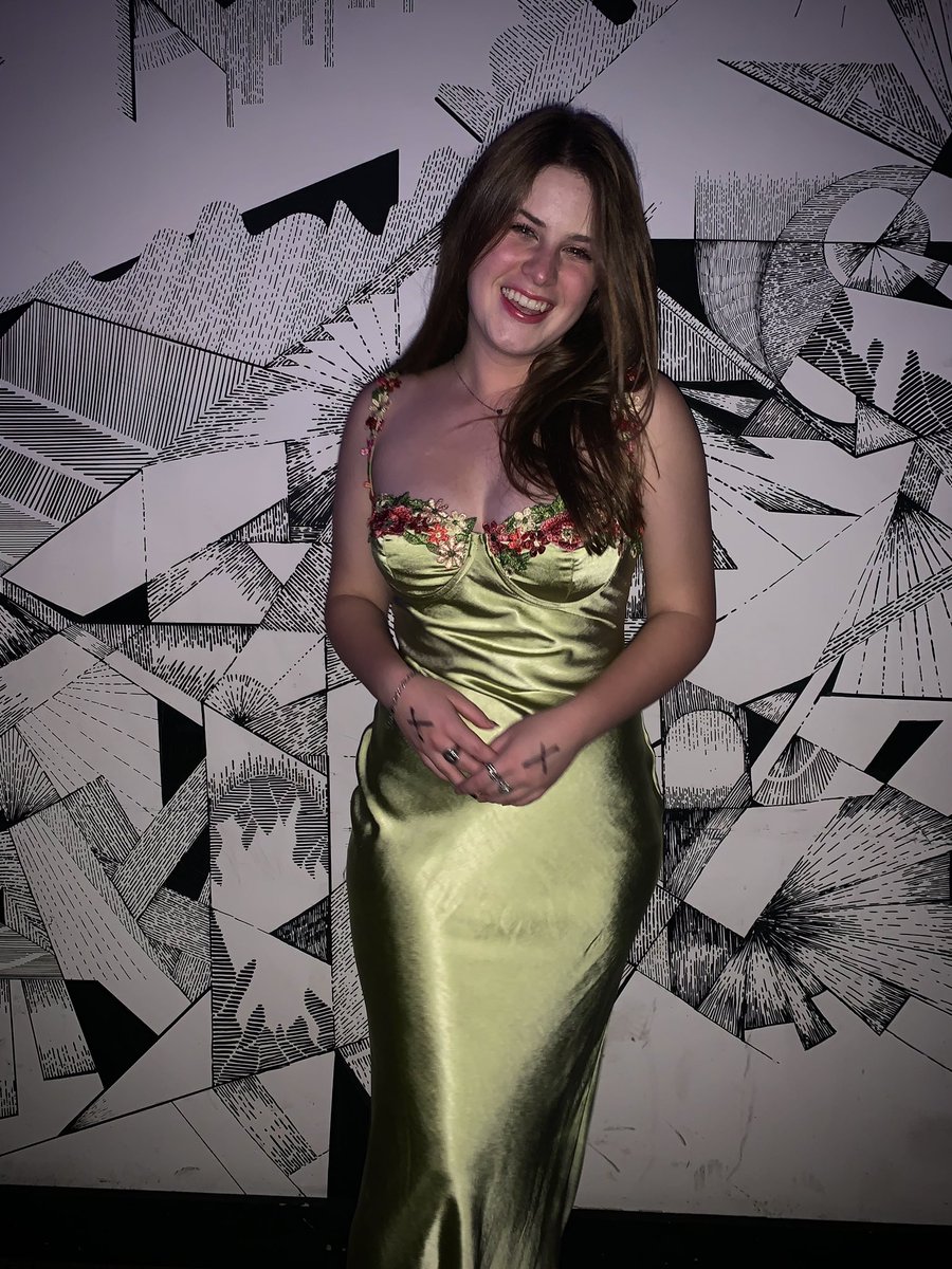 MarenAlford's tweet image. 💐🪐