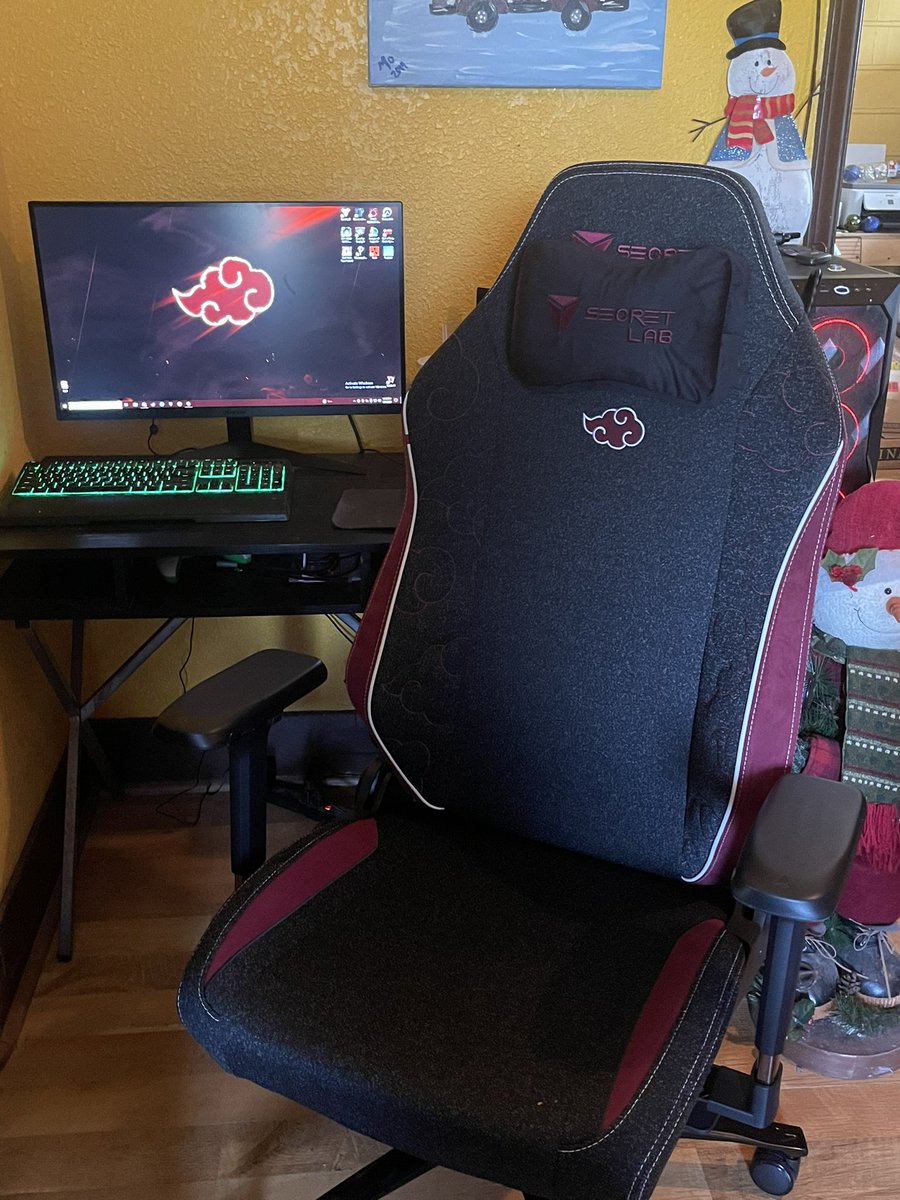 jazmmineTV's tweet photo. When your hubby’s birthday falls the same month as Christmas, he loves Naruto and he needs a new gaming chair, what else is there to buy him?
@secretlabchairs 
#Secretlab #Secretlabchairs https://t.co/ygjixFamks