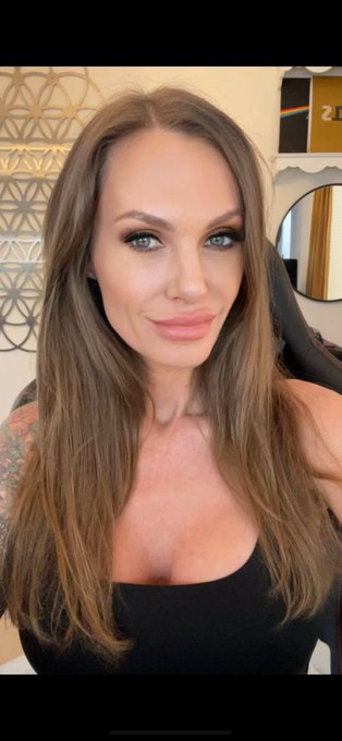 I&rsquo;m doing paid video responses today b/c it&rsquo;s so easy to bank off of humiliating losers &amp; you&rsquo;re due