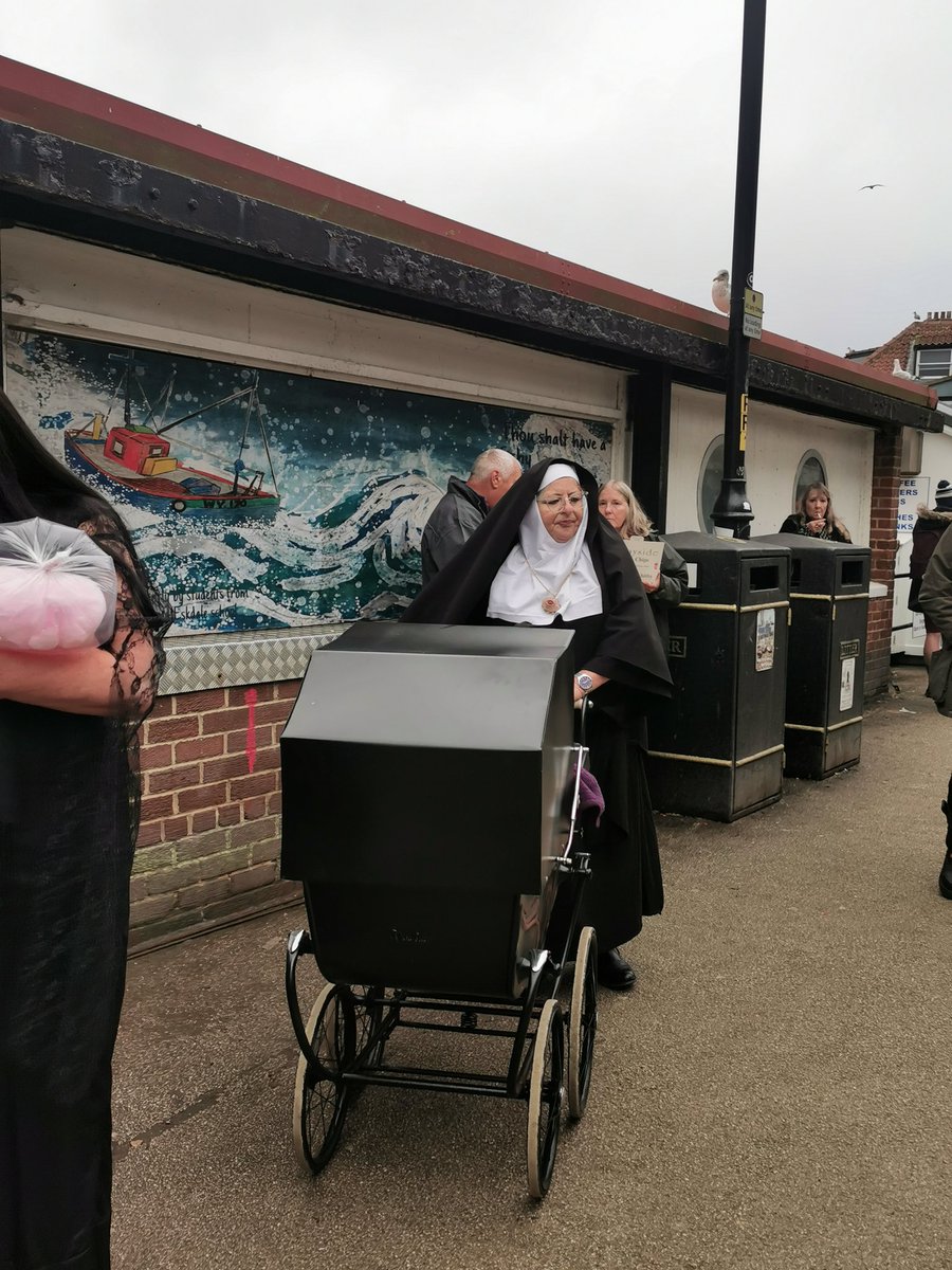 EmilyReardon_'s tweet photo. Photos from Goth weekend in Whitby #Whitby #Yorkshire #Halloween #Gothweekend #NorthYorkshire #photography https://t.co/ycAk7voq2n