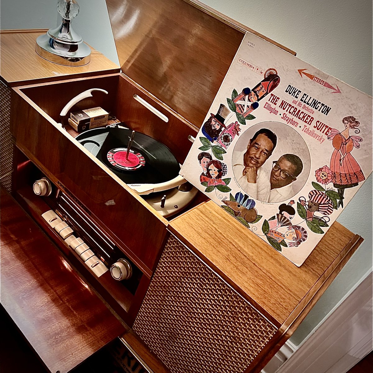 Spinning up the Grundig Majestic for some #DukeEllington How about Sir Duke’s spin on the #NutcrackerSuite? And it’s what’s spinning in Pittsburgh…