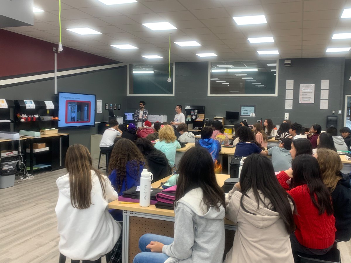 KatieCaccamo's tweet image. Google came to school today! Two software developers from Google stopped by to talk about computing in our every day lives and where computer science can help us! Great way to celebrate #csedweek2023 @lizkinsella93 @Google