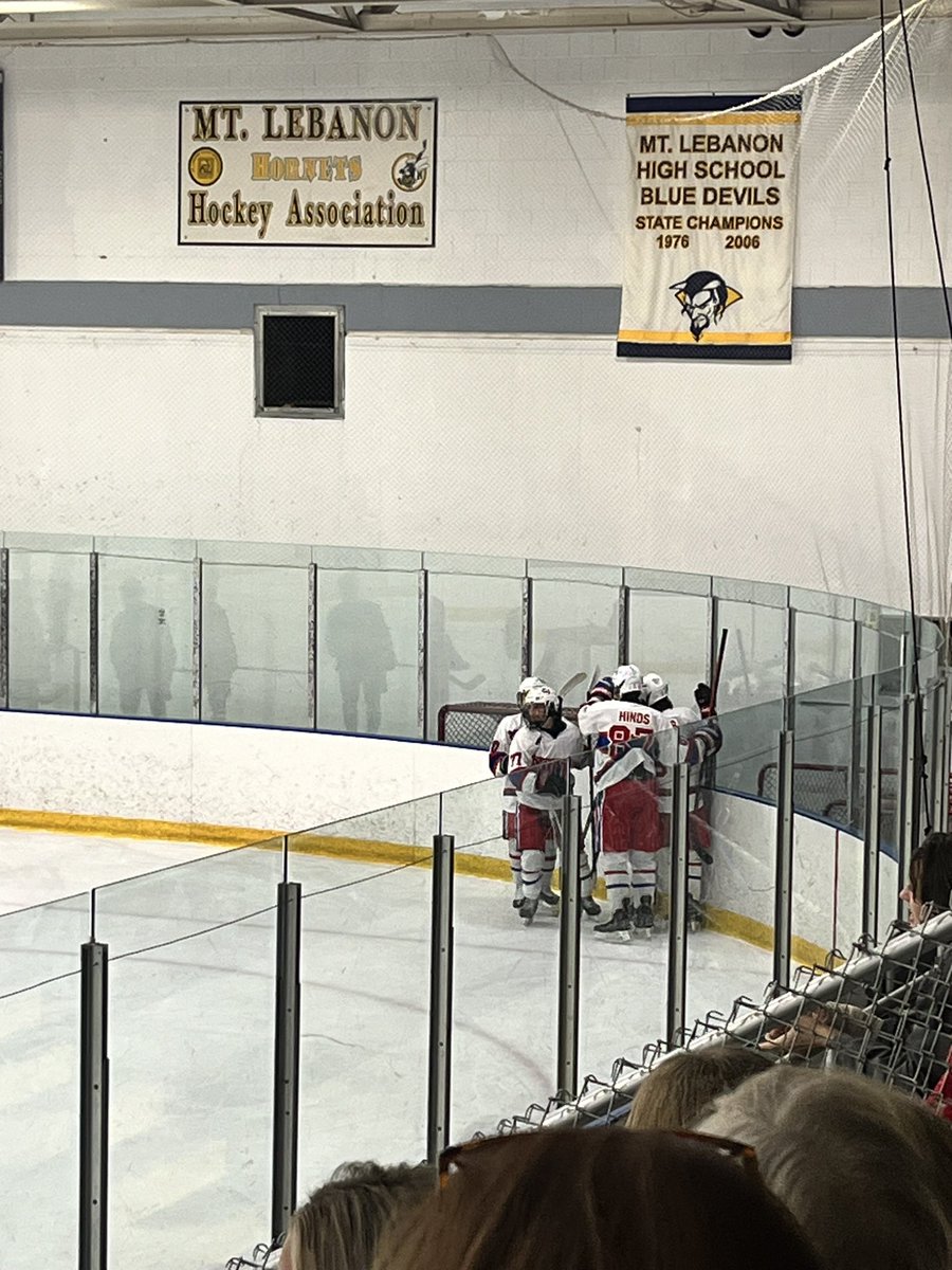 CV_ColtsHockey's tweet photo. Lots more celebrating last night with the 8-1 win over Moon!
🚨Held,Isoldi(3🧢),Nairn, Callender(2), Shamonsky
🍎C.DeAngelis(2),Callender(3,🏒),Knight(2),Isoldi,Smith, A.Efthimiades,Held, Nairn
🥅M.Colberg (saving 8 of 9)!
Isoldi with the hattrick and Callender with a playmaker! https://t.co/kWXLlFL3io