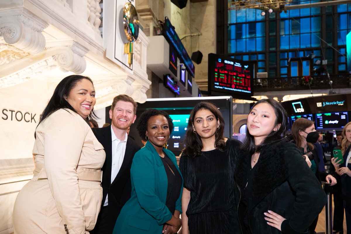 Are you ready to $SHOP this holiday season? 💚 <a href="/Shopify/">Shopify</a> closes the markets to celebrate its entrepreneurs and its 2023 Investor Day!
<a href="/harleyf/">Harley Finkelstein</a> | <a href="/tobi/">tobi lutke</a> | <a href="/Heatonist/">Heatonist</a> | <a href="/harlemchocofact/">Harlem Chocolate Factory</a> | <a href="/Atoms/">Atoms</a>