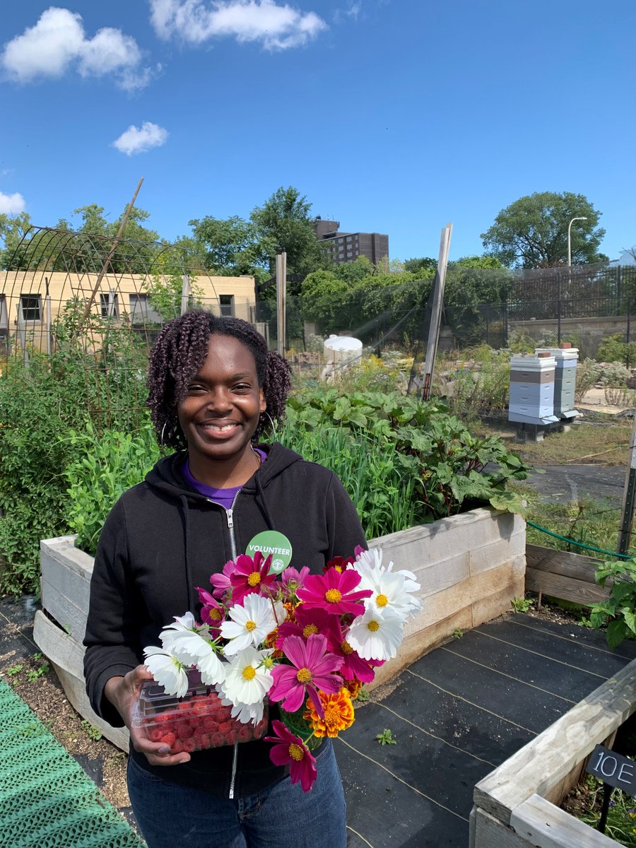 Happy International Volunteer Day! We're so grateful for all our wonderful volunteers, and wouldn’t be the institution we are today without their help!🌱✨

Visit bit.ly/GPCA-Volunteer to learn about how you can volunteer at the Garfield Park Conservatory!