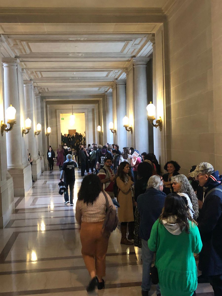 1300 people waiting in line for 2+ hours demand demand that city council call for a ceasefire! <a href="/abc7newsbayarea/">ABC7 News</a> @kgodesk <a href="/nbcbayarea/">NBC Bay Area</a> <a href="/KTVU/">KTVU</a> <a href="/kron4news/">KRON4 News</a>