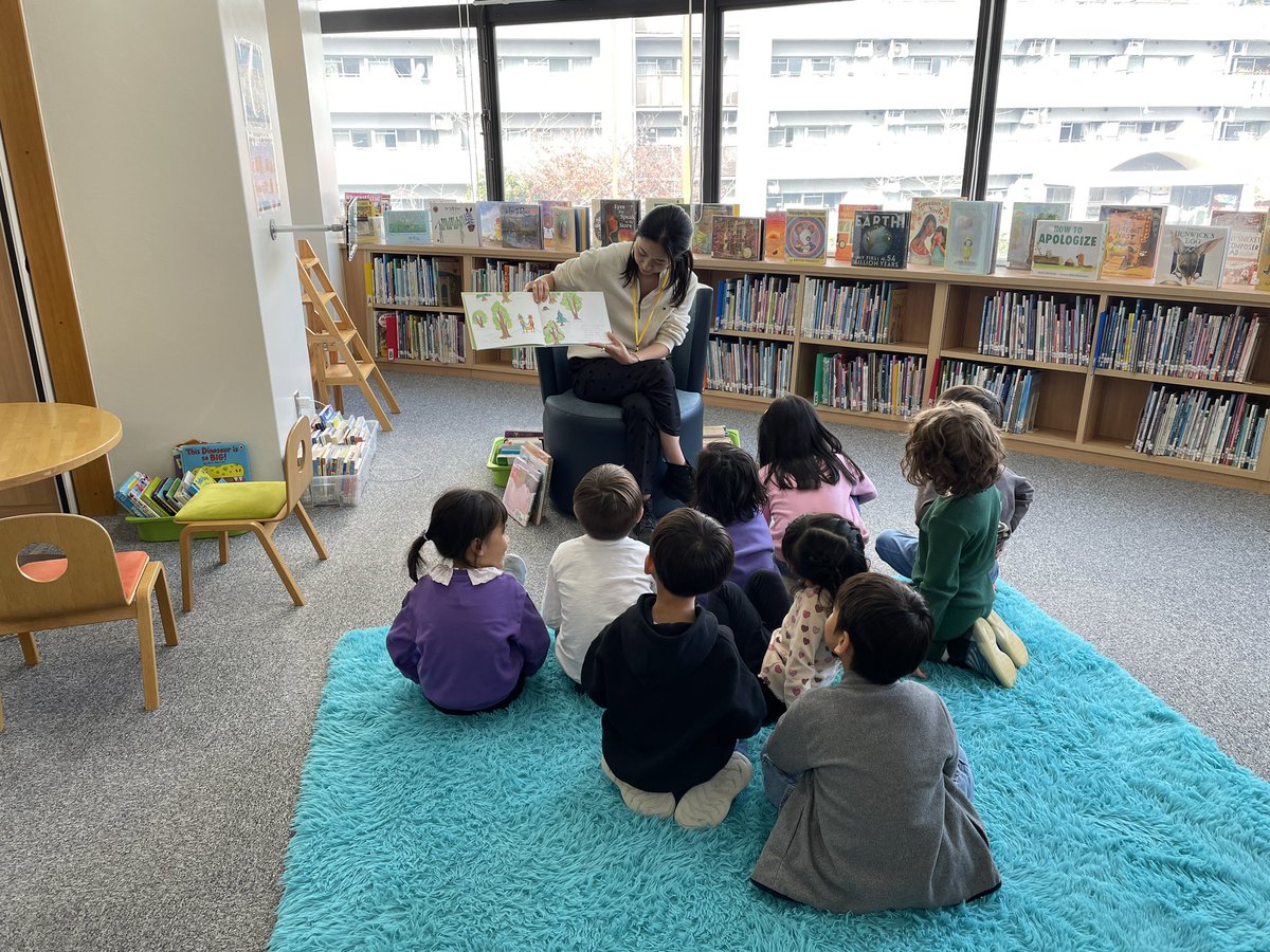 Starting day 3 of #MotherTongueWeek. Monday started with a whole school #ReadIn followed by guest readers in ES classes. So far, we have had English, Japanese, Chinese, Korean, Urdu, and German. @FISSharks #intlchat