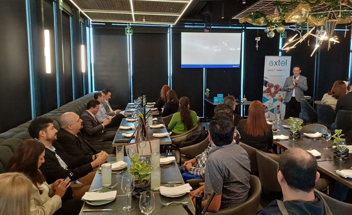 CallItOnce's tweet photo. @CallItOnce y @BrightPatternUS  en alianza con nuestro socio de negocios @Alestra_MX , presentamos hoy en el Restaurant Signature Room de Monterrey, nuestra poderosa plataforma #Omnichannel, el software #1 de #ContactCenter por #TrustRadius por segundo año consecutivo☁️🥇 https://t.co/Tq7EYTkjf0