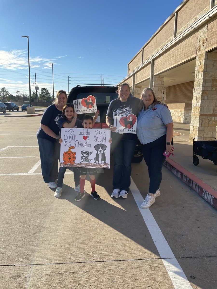 SStokes2015's tweet photo. FPSE Student Council  hosted a friendly competition and collected canned dog and cat food for @SpecialPals for our Fall Community Service project. In the end, all our furry friends won. Way to go Silver Knights!!! 6 houses, but 1 FAMILY @ShaferTweets https://t.co/17zC0sLRmg