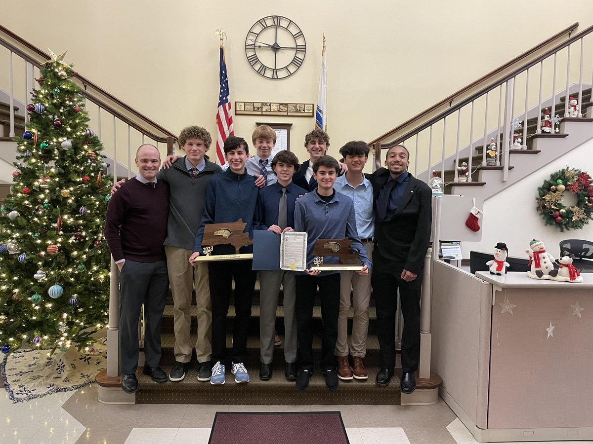 Huge thank you to the Town of Danvers Select Board for recognizing the Boys Cross Country team and their families on an incredible season. <a href="/Tweet_DPS/">Danvers MA Schools</a> <a href="/TweetDHS/">Danvers High School</a>