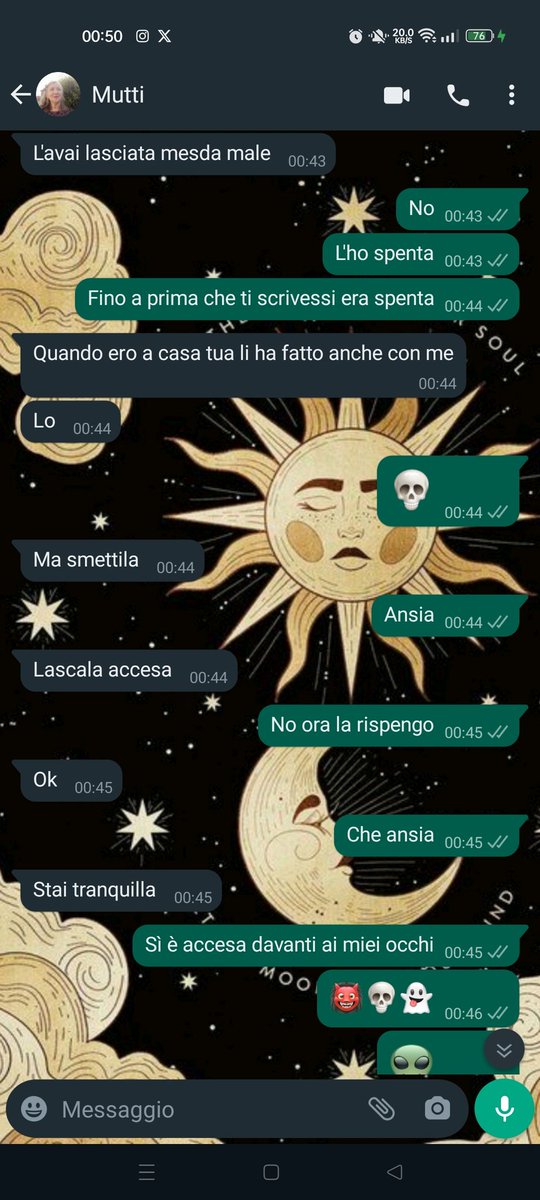 lexa_romano's tweet photo. io: 😭mamma sono venuti a prendermi! 👹👻💀👽
madre(Mutti): serena...🤌🏻
.
.
P.s. madre che non azzecca 'na parola correttamente... https://t.co/plGBi9SzLw