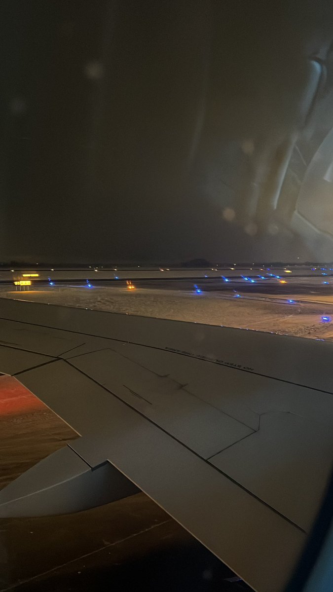 chambersgolf's tweet image. Can’t believe that @AirCanada and @WestJet don’t have more power to tell @FlyYOW to figure out how to de ice planes faster and more effectively!  Embarrassing the delays they are causing for airlines… #stuckonplane 
#brutalservice #notrocketscience #delays #makeacallaircanada