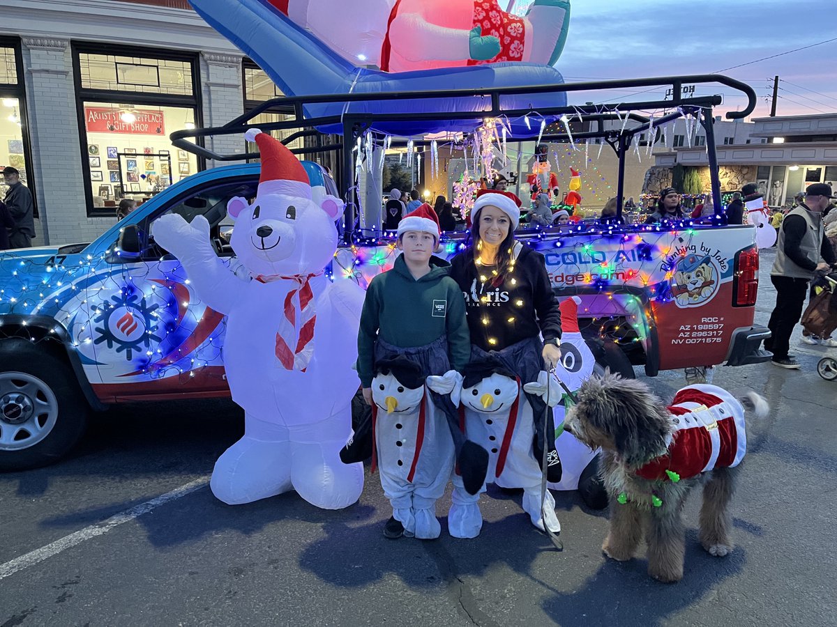 ambientedge's tweet photo. cWhat a great time at the local festivities to ring in the holiday season! Lights, lights, and more lights were the theme this year!  We appreciate you letting us be part of the community and celebration! 
#holidaylights #hohoho #happyholidays #kingman #henderson #celebrate https://t.co/z3X4n9iAXr
