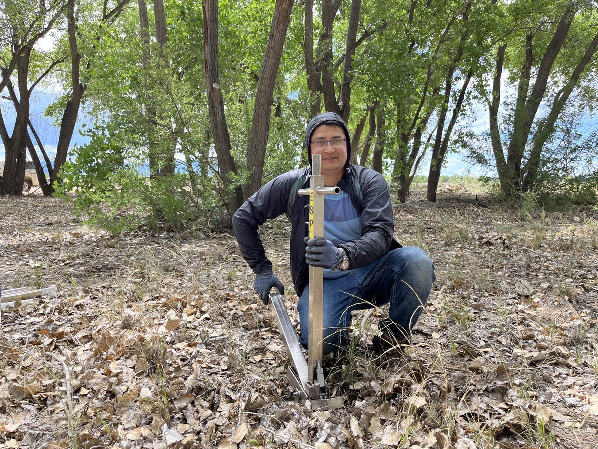 Happy world soil day! It feels great to learn the hidden world and mysteries beneath our feet! #WorldSoilDay #SoilScience