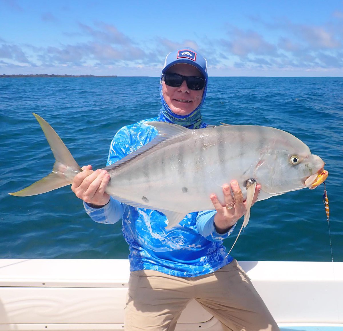 palms_global's tweet image. Slow Jigging with Slow Blatt WIDE in QLD, Australia 🇦🇺 
Lure: Slow Blatt WIDE 40g Zebra gold color(MG-547)
 #palmsfishing #slowjig #slowjigging #jigging #goldentrevally #offshorejigging #fishingqld #fishingaustralia #aussiefishing #ejtodd @ej_todd @palms_japan