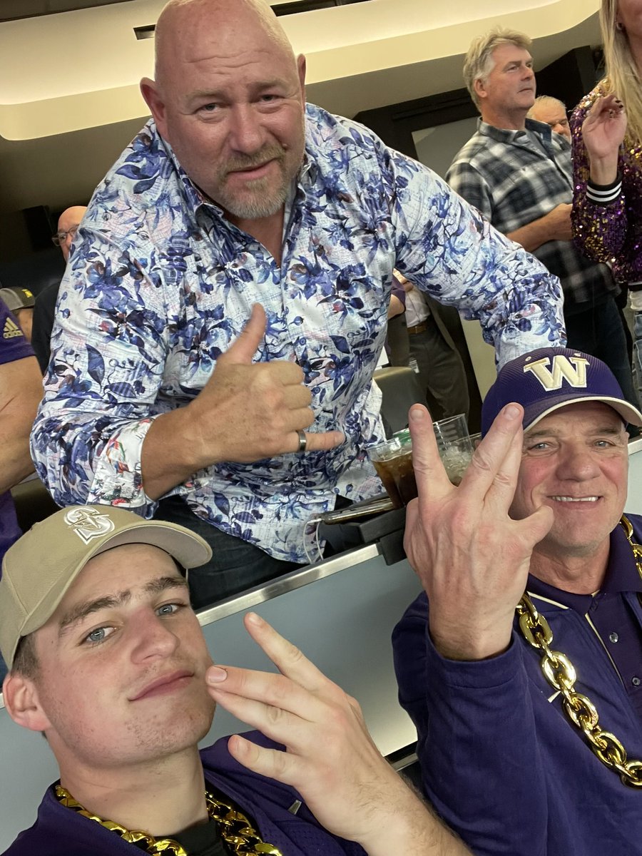 Las Vegas Championship Game Met
Steve Emtman! UDUB LEGEND☔️☔️☔️💯

#GoHuskies ☔️
#Pac12Champs 🏆