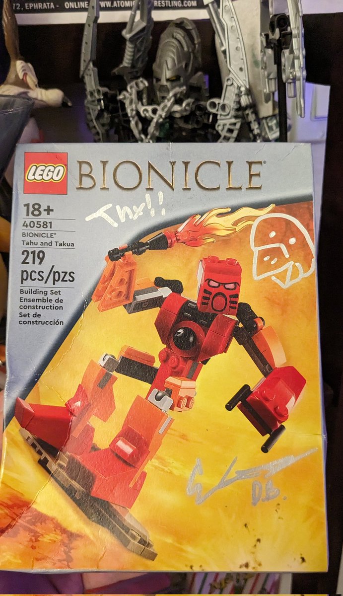 entratainment's tweet photo. Finally got the GWP Tahu and signed by the legend @Duck_Bricks LOVE this lil Takua, taking this guy everywhere I go now 😂 https://t.co/IqPFbNvrdj