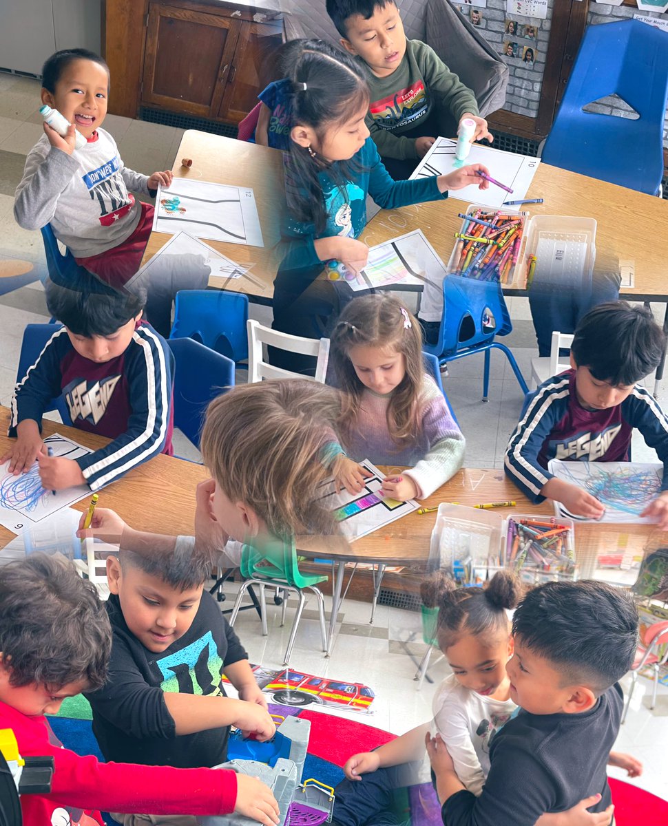 Kicking off inclusive schools week with collaborative murals &amp; play time! ✨@kwalshparra <a href="/MsAloia/">Ms. Aloia</a> <a href="/ParkPrinc/">Emily Macias-Capellan</a> <a href="/EMercadoAP/">Ellie Mercado</a> <a href="/MsFuentes2023/">Alison Fuentes</a> <a href="/SpEdAstDirector/">L McGann</a>