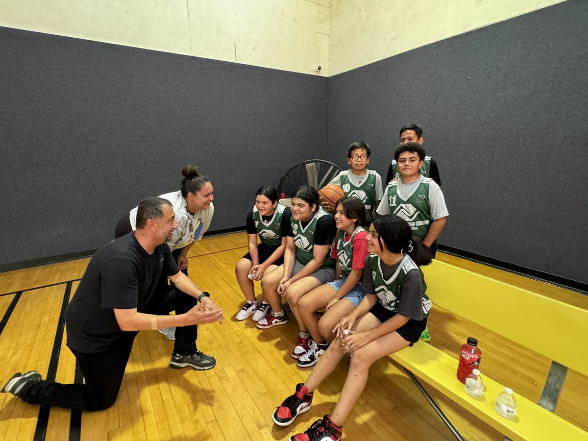 Go Bucks! @BeesArbolita ‘s Boys and Girls Club basketball team getting a half-time pep talk from Coach AJ and Coach Carmen. #LHCSD @LHSchools