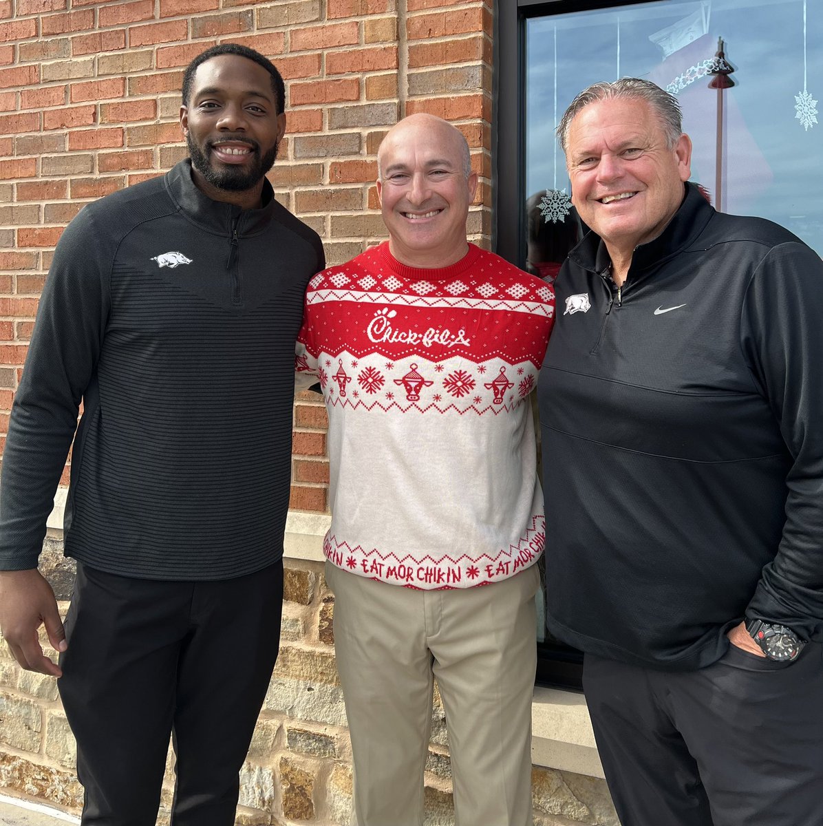It was truly an honor and such a great surprise to have @RazorbackFB Head Coach Sam Pittman & WR Coach Kenny Guiton stop by our restaurant today for lunch while in Houston recruiting! 

#WPS #ArkansasRazorbacks #ChickfilA