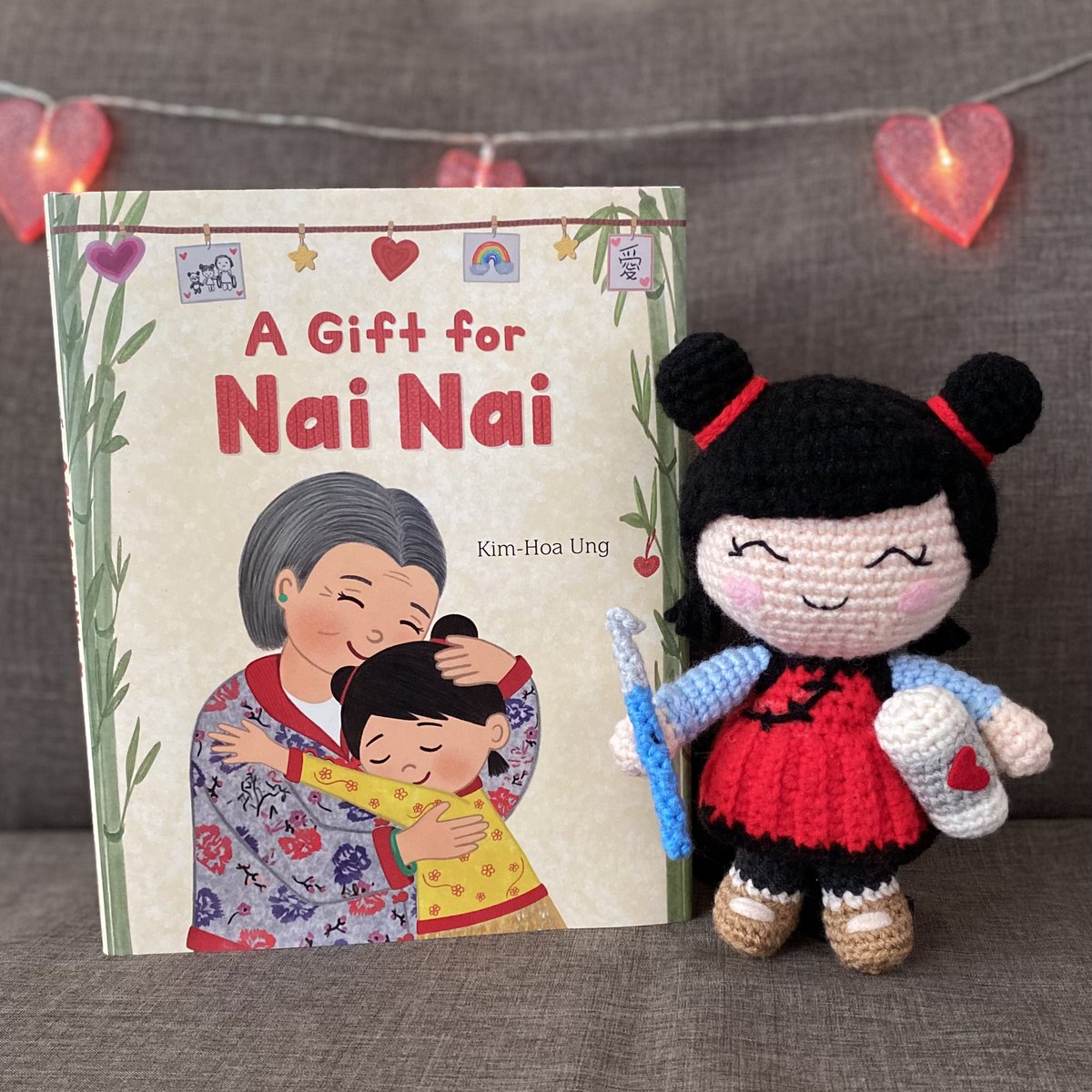 Happy #BookBirthday to A GIFT FOR NAI NAI 👧🏻🎁👵🏼

Can’t believe my book is out in the world! Thank you so much to all of you who have shown me so much love and support. I am so grateful to all of you ❤️ 

us.macmillan.com/books/97812508…