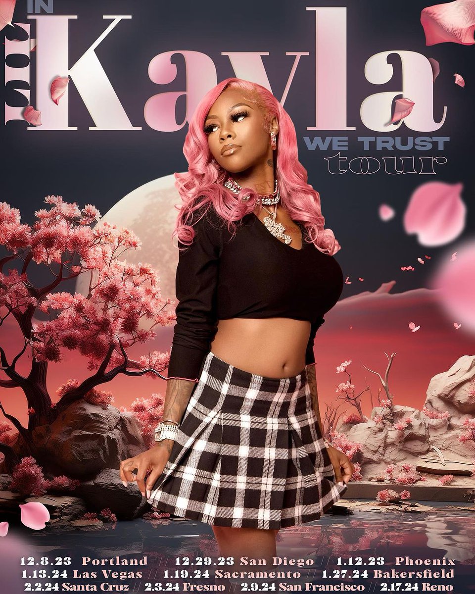 She's Back outside 💕 <a href="/thereallilkayla/">WHO IS LIL KAYLA</a>  Tickets link in her bio!