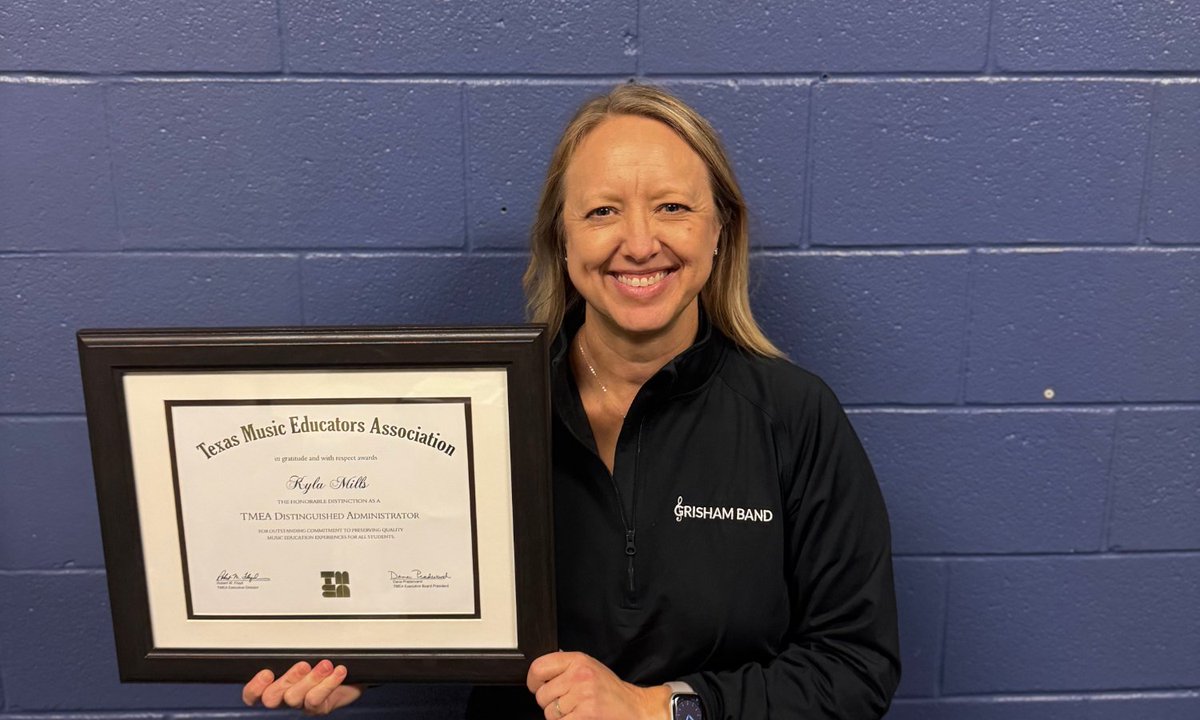 CONGRATULATIONS: Grisham Middle School's Principal, Kyla Mills, is now a TMEA Distinguished Administrator. 🥳🎉
news.roundrockisd.org/2023/12/04/gri…