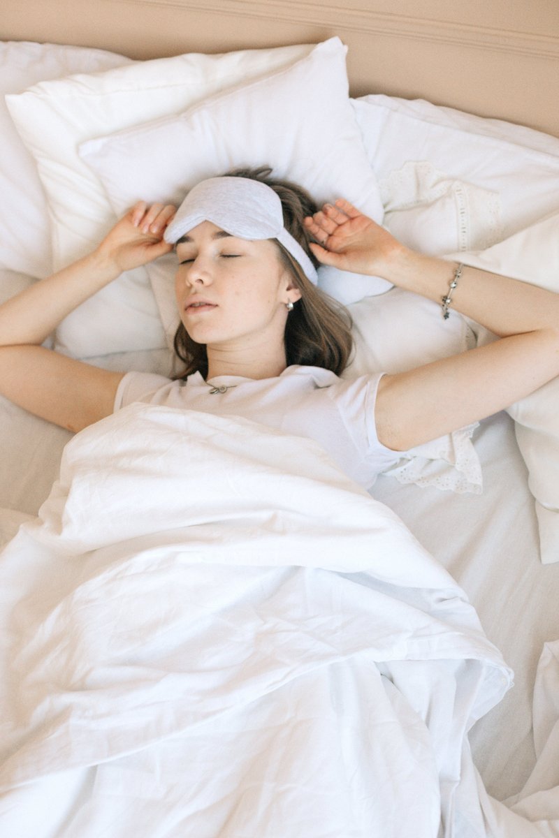 isleepwellrx's tweet image. Use a sleep mask and earplugs for an undisturbed power nap, even in a bright or noisy environment. #SleepTools #NapAnywhere