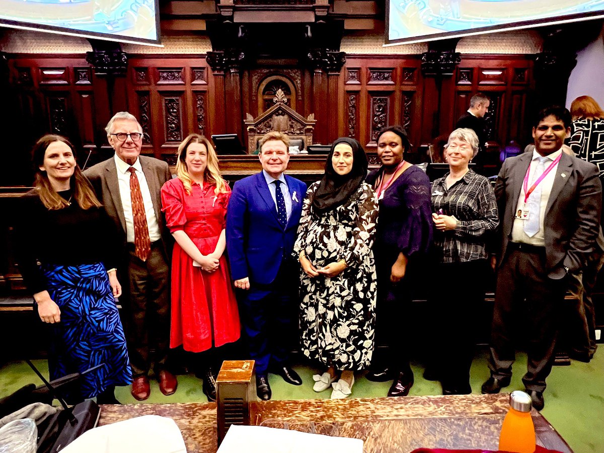 Joined my @BrumLabour Cabinet colleagues for a photo at my last @BhamCityCouncil Full Council meeting before I go on maternity leave🤱🏽 And an official welcome to @RobPocock1 who will be covering my Health & Social Care Portfolio whilst I’m on leave