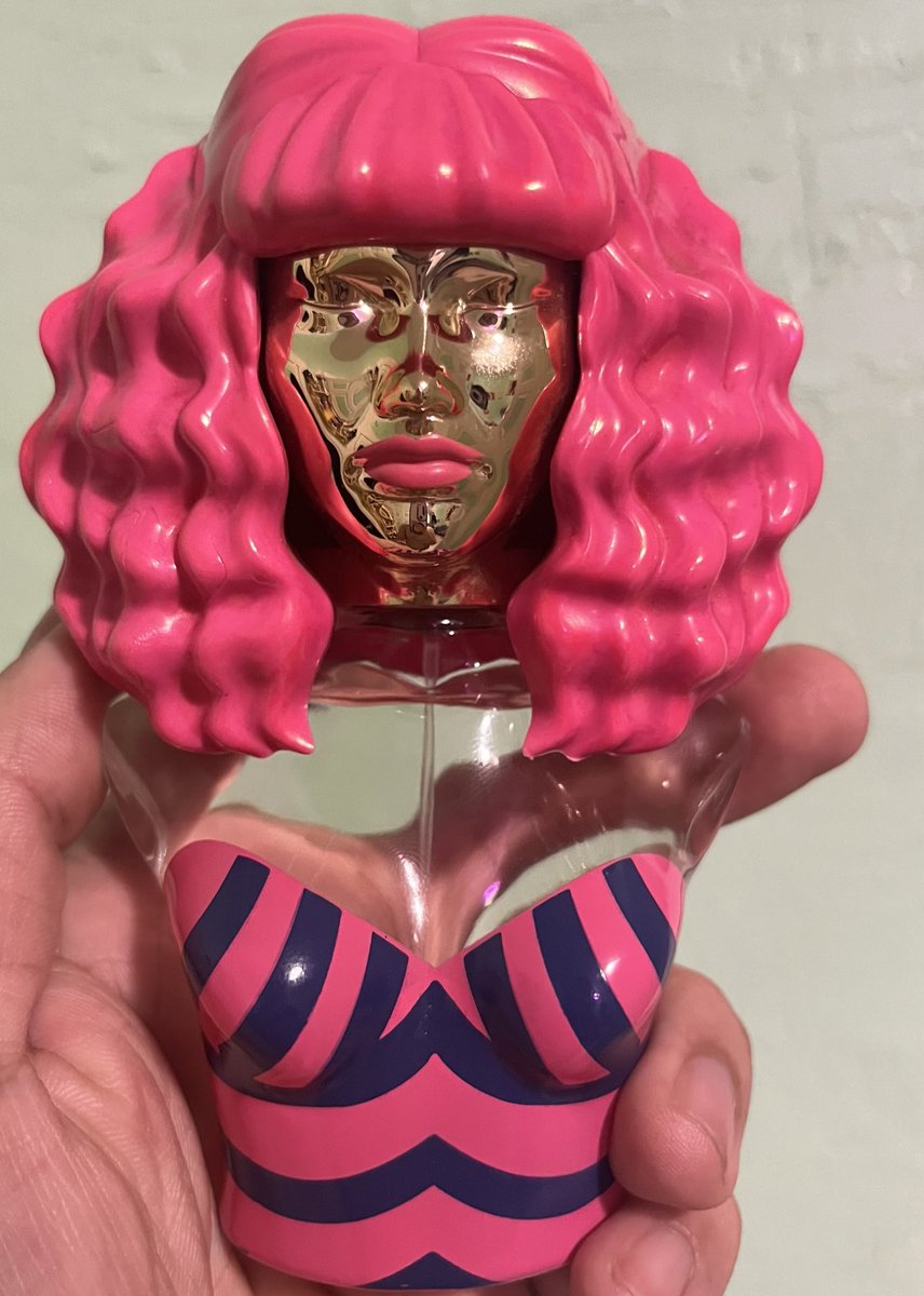 JuanTheBarb's tweet image. Which one yall picking ?  #PinkFriday2Perfume