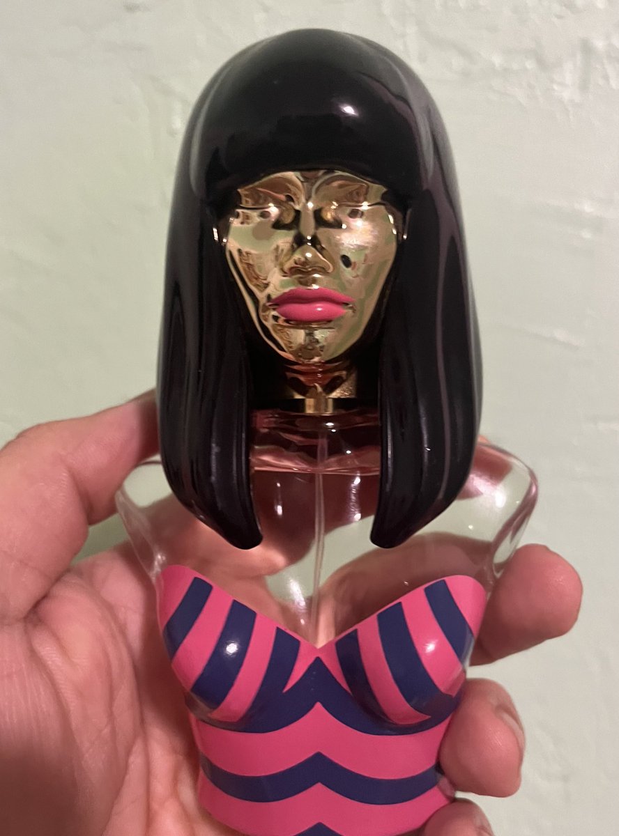 JuanTheBarb's tweet image. Which one yall picking ?  #PinkFriday2Perfume