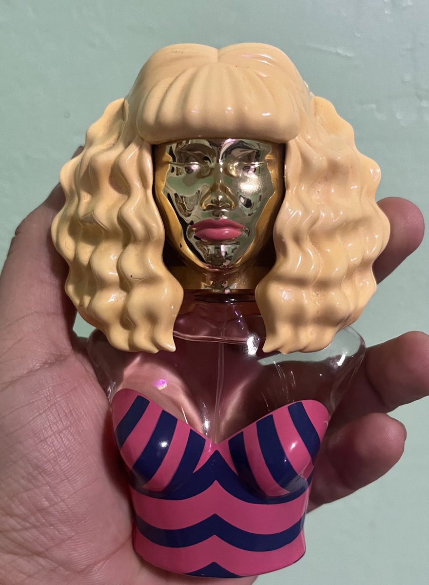 JuanTheBarb's tweet image. Which one yall picking ?  #PinkFriday2Perfume