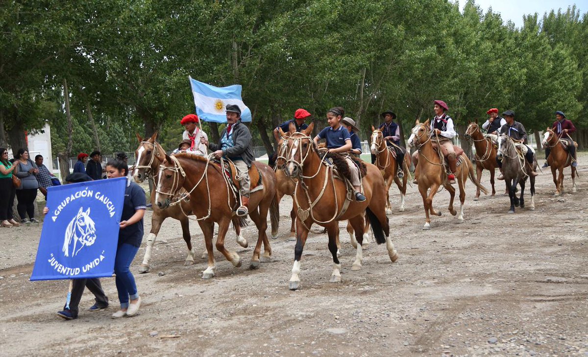 OmarGutierrezOk's tweet image. Vivimos una hermosa jornada de festejos por el 38° aniversario de  Paso Aguerre, con el clásico desfile que da cuenta del gran trabajo comunitario para alcanzar las metas y superarse cada día un poco más.
¡Gracias por permitirme compartir este momento tan especial! ¡Felicidades!