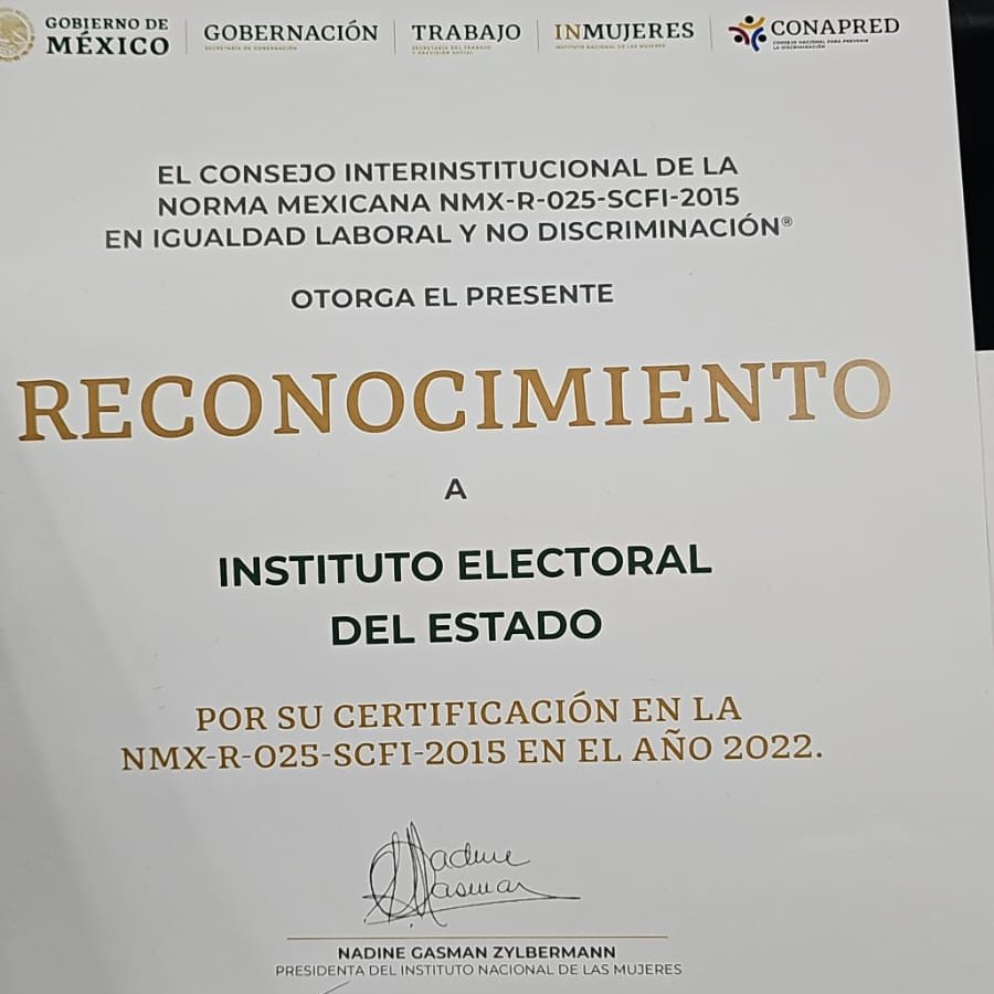 Puebla_IEE's tweet photo. #Hoy || 🙋♀️La Consejera Electoral @SofiaMGorbea recibió a nombre del #IEEPuebla el reconocimiento del Consejo Interinstitucional de la Norma NMX-R-025-SCFI-2015 en Igualdad Laboral y No Discriminación como Centro de Trabajo Certificado.
#CeroDiscriminación #IgualdadDeCondiciones https://t.co/9j9IYwE0o8