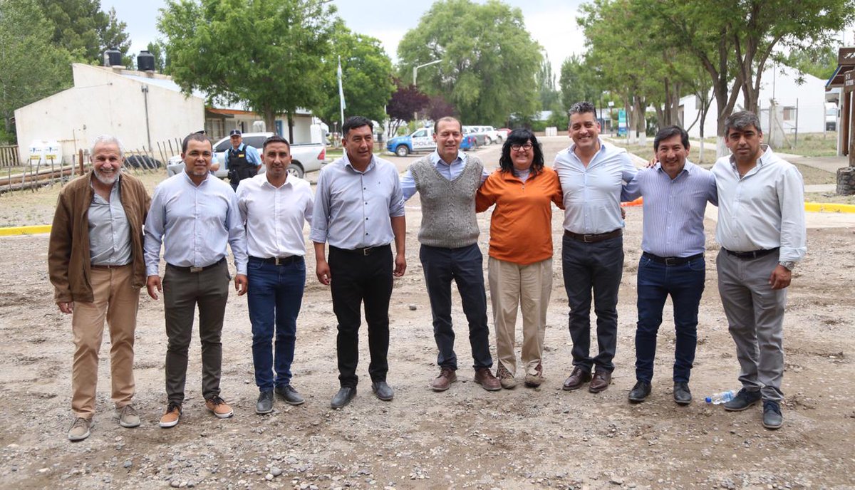 OmarGutierrezOk's tweet image. Vivimos una hermosa jornada de festejos por el 38° aniversario de  Paso Aguerre, con el clásico desfile que da cuenta del gran trabajo comunitario para alcanzar las metas y superarse cada día un poco más.
¡Gracias por permitirme compartir este momento tan especial! ¡Felicidades!