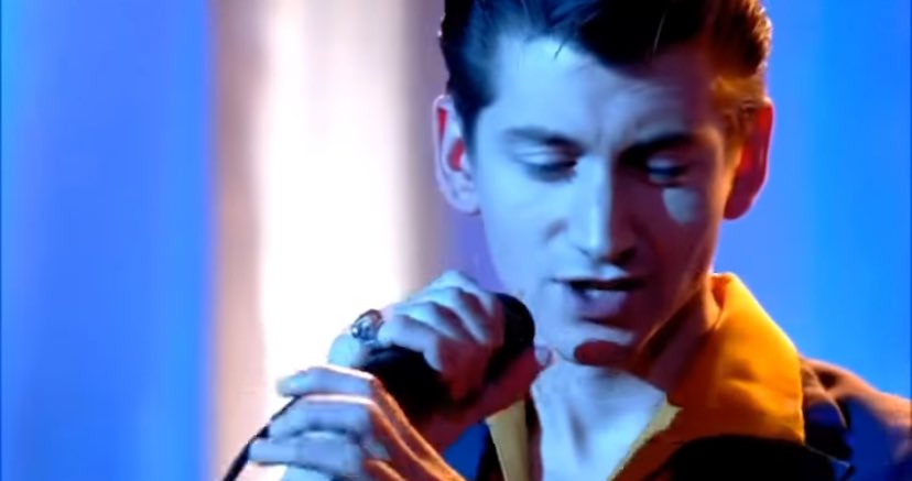 DeathXRamps's tweet photo. i wish he would’ve preformed “stop the world i wanna get off with you” in this outfit. https://t.co/wWJKn0Qzao