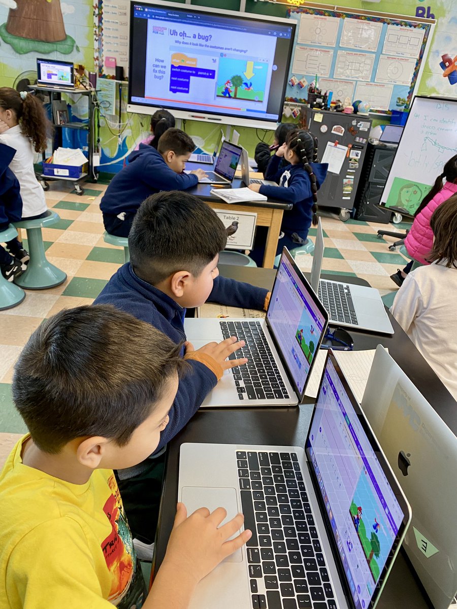 jeanne389's tweet image. On the 2nd day of #CSEdWeek2023   Class 3-302 from @PS_376K got to code-along with Felix from @CSforAllNYC  @D32Bushwick @scratch #GoMario