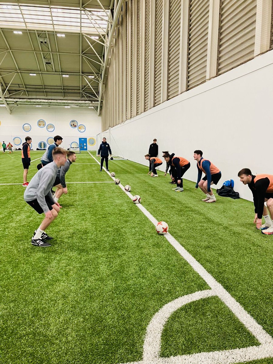 COACH EDUCATION I Fantastic group of <a href="/NESCollege/">North East Scotland College</a> Sports Coaching students completing <a href="/ScottishFA/">Scottish FA</a> Introduction to Coaching Course today at ASV👏👏 <a href="/CashBackScot/">CashBack4Communities</a> 

Great engagement throughout the course by all! Well done ⚽️👍#ScottishFACoachEd