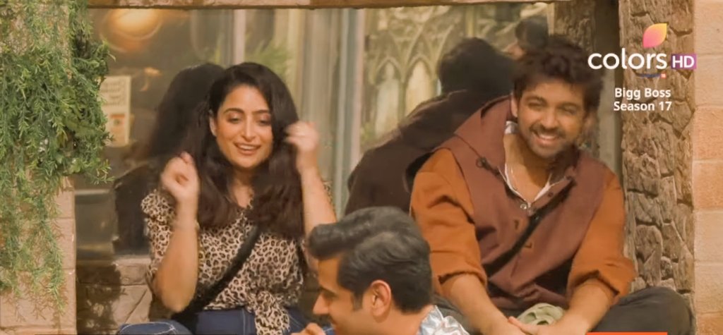 lifeisgood8246's tweet photo. Love their fun banters!! ✨🤍
#SamArya #SamarthJurel #Samarth #BiggBoss17 #AishwaryaSharma #Aishwarya #BiggBoss #BB17 #BB17onJio #Chintu #Aishu https://t.co/LbOdLJbcbQ