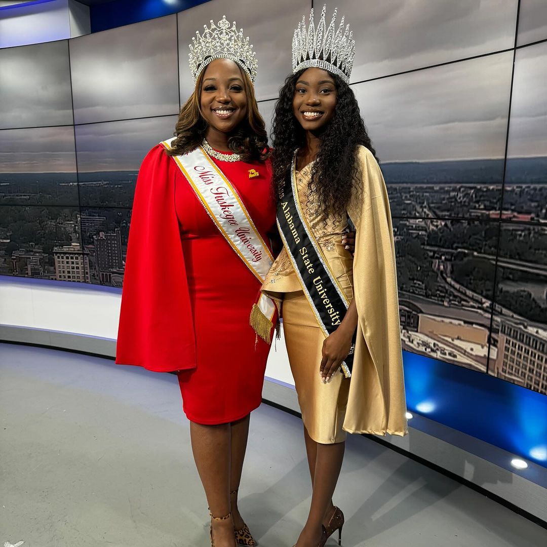 HBCUBuzz's tweet photo. When QUEENS link up 👑✨ Let's drop a ❤️ for these ladies doing work in the community 👏🏾 #HBCUBUZZ #Tuskegee #ASU #TurkeyDayClassic #WSFA12 #HBCUQueens
🎥 : tuskegeeroyalcourt alabamastateroyalty https://t.co/lDF8ZF7bhT