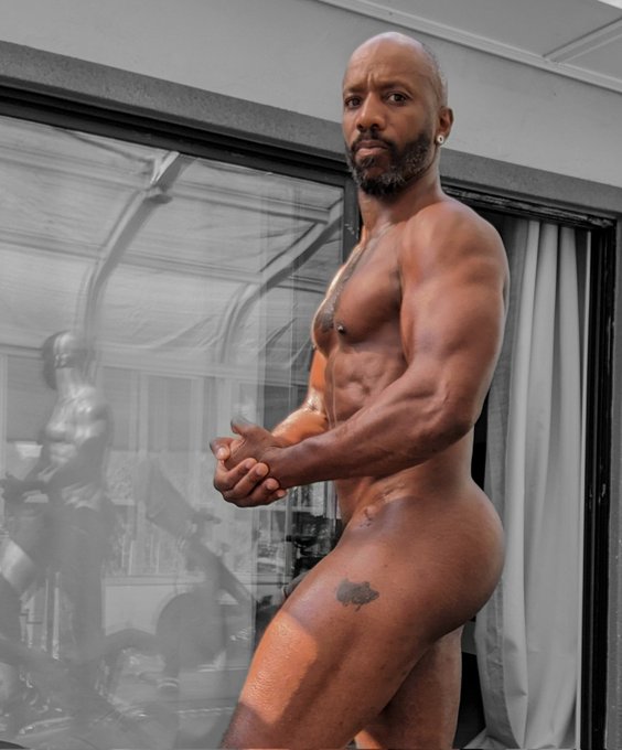 My 4 favorite photos of the 2023 year. https://t.co/Fy2Yg18IAl<a href="/tag/beefy"class="tags"><span>#beefy</span></a>